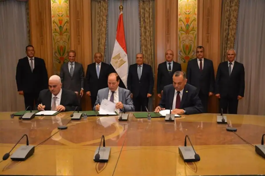 اتفاق بين الإنتاج الحربي والتنمية المحلية والإسكندرية لشراء 40 أتوبيسا كهربائيا محليا
