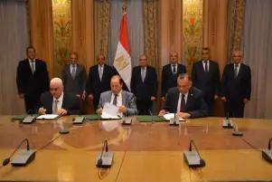 اتفاق بين الإنتاج الحربي والتنمية المحلية والإسكندرية لشراء 40 أتوبيسا كهربائيا محليا