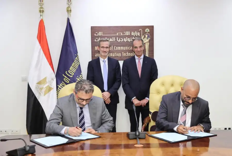 وزير الاتصالات يشهد توقيع اتفاقية تعاون بين Nokia ومصنع اEAI لإنتاج الهواتف فى مصر