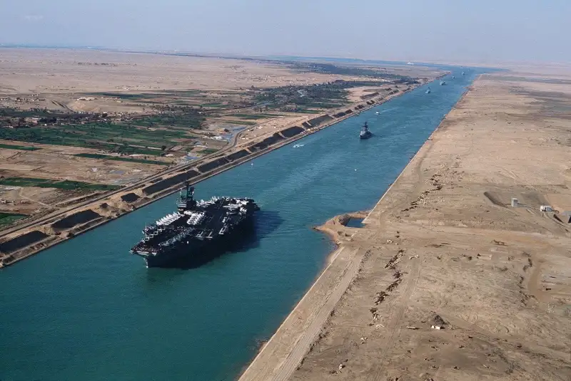 رئيس قناة السويس: ارتفاع أسعار النفط عالميا إيجابي بالنسبة لنا