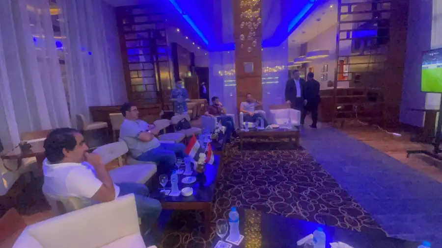 جهاز المنتخب يتابع مباراة الشباب و السعودية بنهائي العرب