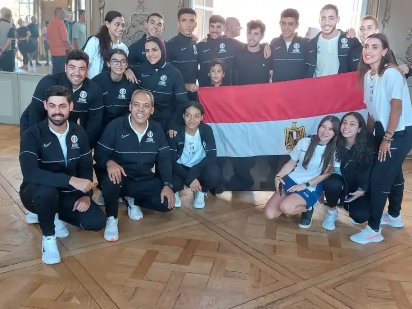 بعثة منتخب الاسكواش تحضر افتتاح بطولة العالم للناشئين والناشئات في فرنسا