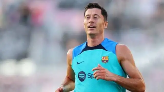 ليفاندوفسكي يقود هجوم برشلونة لمواجهة رايو فاليكانو في الدوري الإسباني