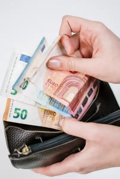 سعر اليورو اليوم الأحد 14-8-2022 في بداية التعاملات