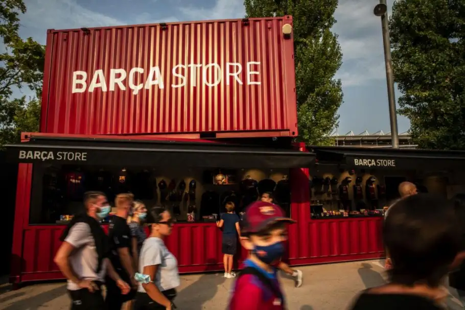 نادي برشلونة يتوصل إلى اتفاق لبيع حصة بنسبة 24.5% في "بارسا استوديوز" لدعم موارده المالية