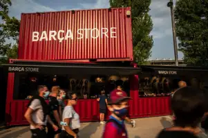 نادي برشلونة يتوصل إلى اتفاق لبيع حصة بنسبة 24.5% في "بارسا استوديوز" لدعم موارده المالية