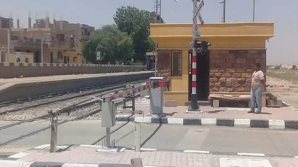 النقل تناشد المواطنين المشاركة في التوعية بضروة الالتزام بعدم اقتحام المزلقان