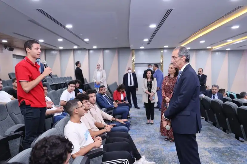 خلال تفقده مدينة المعرفة بالعاصمة الإدارية الجديدة.. وزير الاتصالات يزور جامعة مصر للمعلوماتية