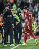 نونيز يعتذر لجماهير ليفربول بعد طرده أمام كريستال بالاس