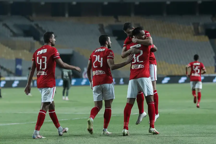 حسام حسن يقود هجوم الأهلي أمام إيسترن كومباني