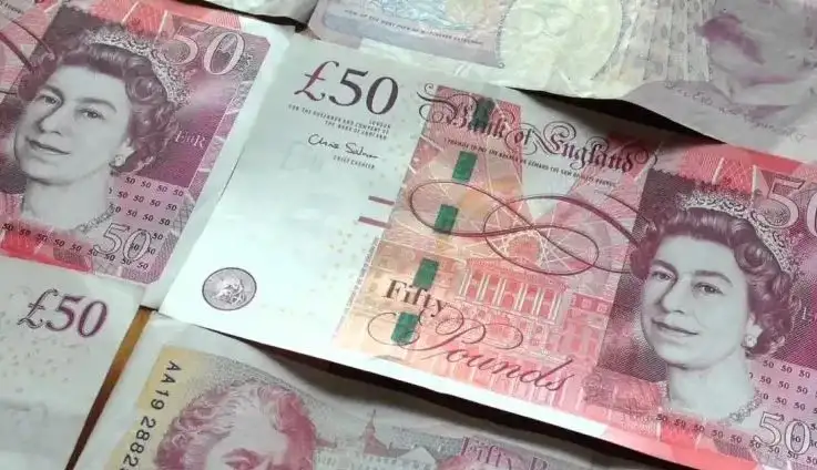 سعر الجنيه الإسترليني اليوم الخميس 18-8-2022 في مستهل تعاملات البنوك
