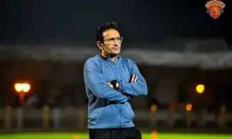 أحمد سامي: الأهلي يقترب من ثنائي سيراميكا.. وتوفير البديل يحسم الصفقة