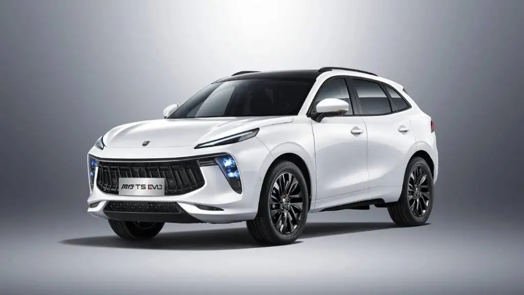 ارتفاع أسعار سيارات «فورثينجT5» و«BYD f3» وسط انخفاض ملحوظ فى المعروض