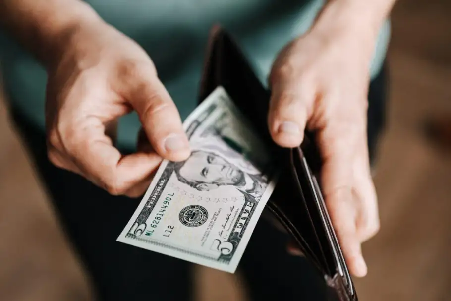 سعر الدولار اليوم الأحد 21-8-2022 في بداية التعاملات مقابل الجنيه