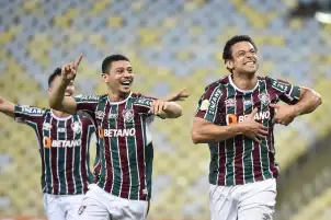 فلومينينسي يكتسح كوريتيبا ويرتقي لوصافة الدوري البرازيلي