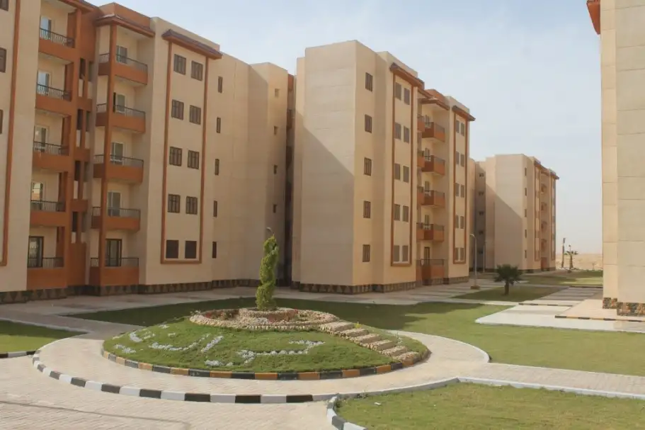 الإسكان: طرح استكمال تنفيذ وحدات سكنية وأعمال طرق وزراعات بالفشن وقنا الجديدتين