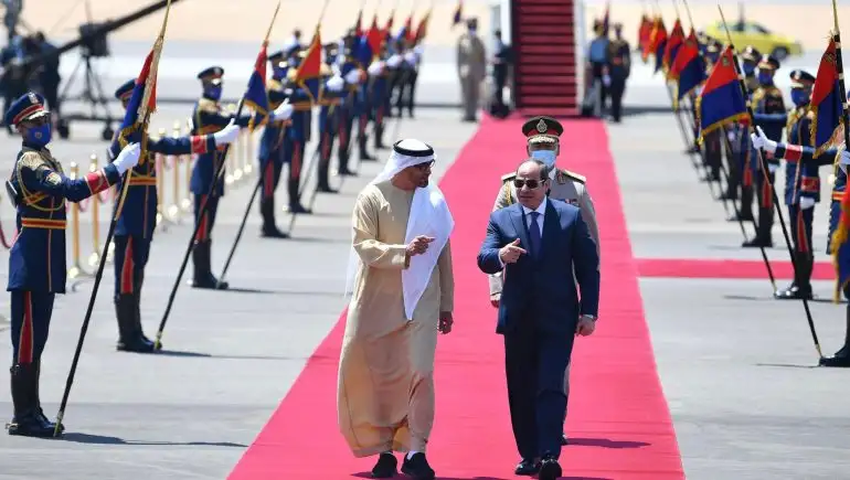 السيسي يبحث مع بن زايد سبل تعزيز التعاون الاقتصادي بين مصر والإمارات