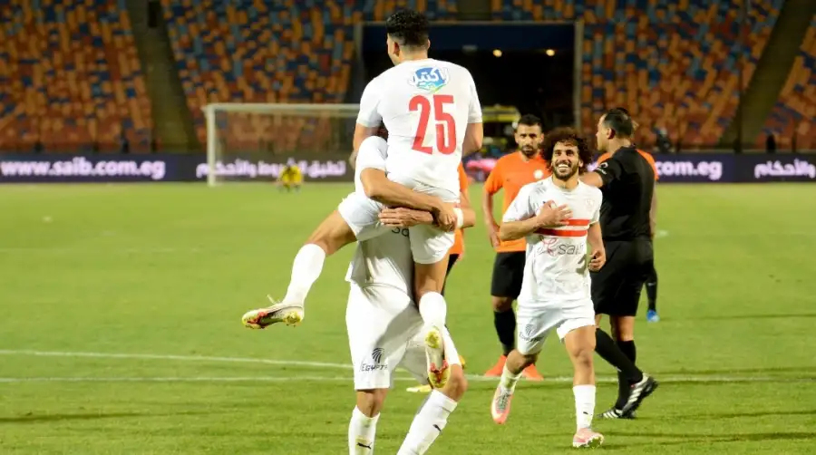 احتفالات جنونية في مقر إقامة الزمالك بعد الفوز بالدوري