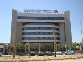 رئيس هيئة التنمية الصناعية: الدولة ما بتكسبش جنيه واحد من طروحات الأراضي