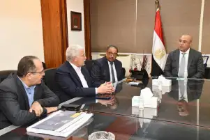 وزير الإسكان يتابع الموقف التنفيذي لسد ومحطة جوليوس نيريري الكهرومائية بتنزانيا