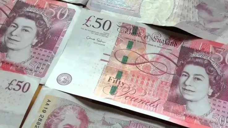 سعر الجنيه الإسترليني اليوم الخميس 25-8-2022 مقابل الجنيه