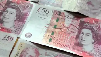 سعر الجنيه الإسترليني اليوم الخميس 25-8-2022 مقابل الجنيه