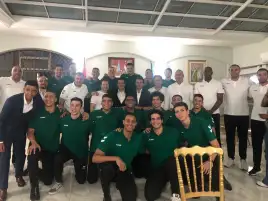 بعثة منتخب شباب اليد تلبي دعوة سفارة مصر في رواندا على حفل العشاء