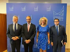 وزير الاتصالات يبحث مع وزيرة الاقتصاد بليتوانيا التعاون في مجال التحول الرقمي