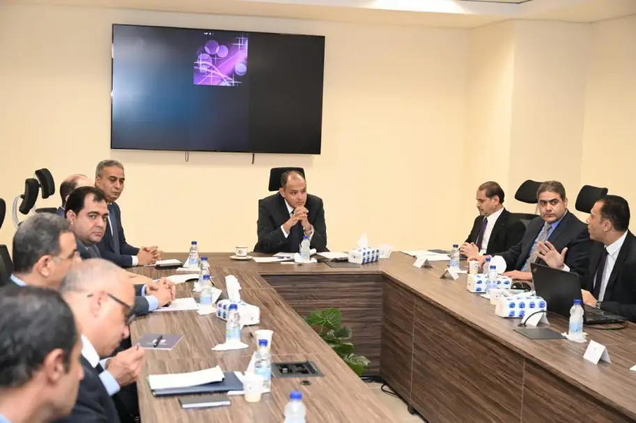 وزير التجارة والصناعة يبحث ترتيبات انتقال العاملين للمقر الجديد