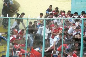 أحداث شغب قبل مباراة شبيبة الساورة والمولودية بالدوري الجزائري