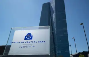 مسؤولة أوروبية: على البنوك المركزية تشديد السياسة النقدية حتى فى حالة الركود