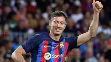 ليفاندوفسكي يقود برشلونة للفوز على بلد الوليد في الدوري الإسباني