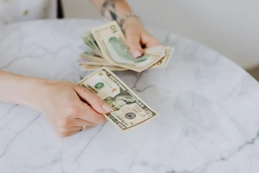 سعر الدولار اليوم الأربعاء 31-8-2022 مقابل الجنيه المصري في بداية التعاملات
