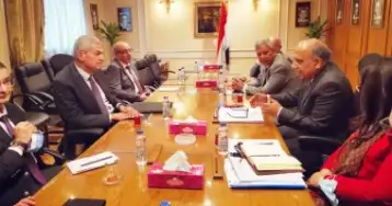 وزير قطاع الأعمال العام يلتقي رئيس هيئة الشراء الموحد لبحث تعزيز التعاون المشترك