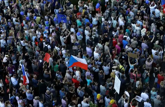 مظاهرات في التشيك للمطالبة بمساعدات وسط ارتفاع فواتير الطاقة