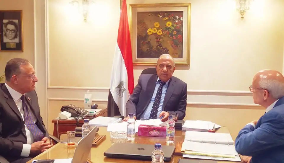 وزير قطاع الأعمال العام يتابع مستجدات مشروع إنتاج الأمونيا الخضراء