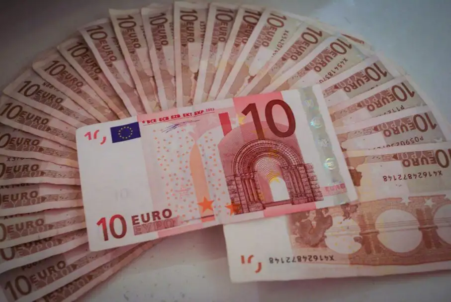 سعر اليورو اليوم الثلاثاء 6-9-2022 في بداية التعاملات مقابل الجنيه المصري