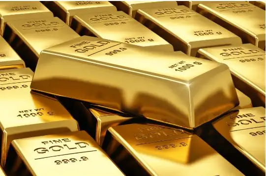 سعر الذهب العالمى يصعد مع تراجع الدولار وتنامى الطلب على الملاذ الآمن