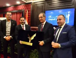 عمرو طلعت: إنشاء ألف برج لتقوية شبكة المحمول في 2022