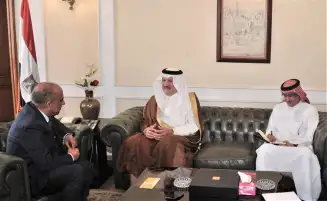 وزير قطاع الأعمال يبحث مع السفير السعودي تعزيز التعاون المشترك