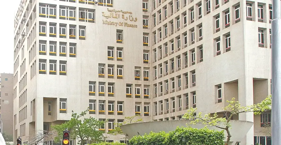 مصنِّعون يترقبون إفراج «الجمارك» عن البضائع ومستلزمات الإنتاج
