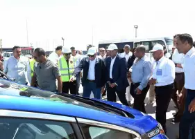 رئيس الوزراء: السيارة الكهربائية توفر أكثر من 30% من تكلفة البنزين
