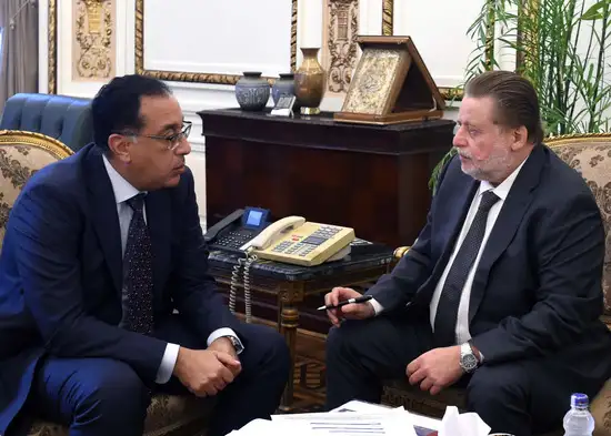 بعد تكليف السيسي.. مدبولي يناقش مع محافظ البنك المركزي محاور المؤتمر الاقتصادي