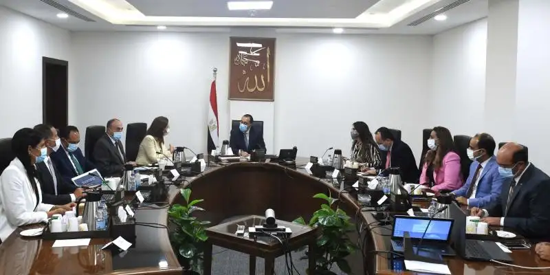 مدبولي ووزيرة التخطيط يستعرضان أجندة الجمعية العمومية لصندوق مصر السيادي ومحاور المؤتمر الاقتصادي