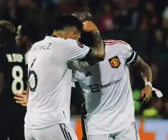 مانشستر يونايتد يفوز على شيريف المولدوفي بثنائية في الدوري الأوروبي