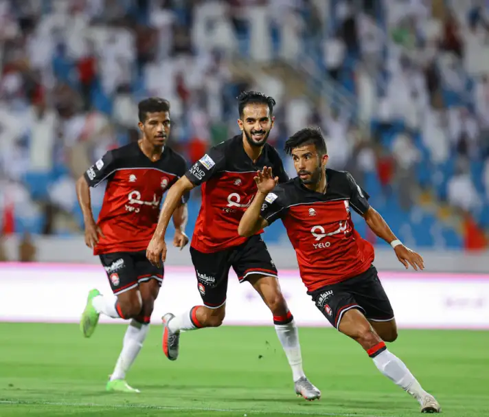 الرائد يقلب الطاولة على الاتفاق بثنائية في الدوري السعودي