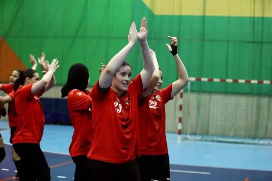 الأهلي يهزم المعادي في الدوري العمومي لسيدات اليد