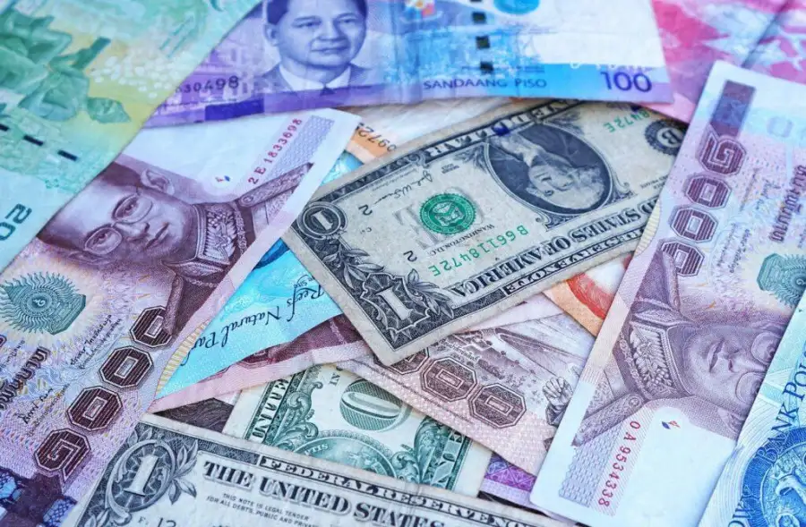 أسعار العملات اليوم الأحد في بداية التعاملات مقابل الجنيه المصري