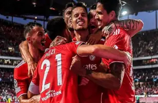 بنفيكا يفوز على ماريتيمو بخماسية ويعزز صدارته للدوري البرتغالي