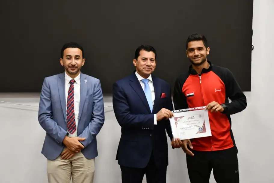 وزير الرياضة يُكرم لاعبي منتخب مصر للبادل بعد التأهل لنهائيات بطولة العالم | صور